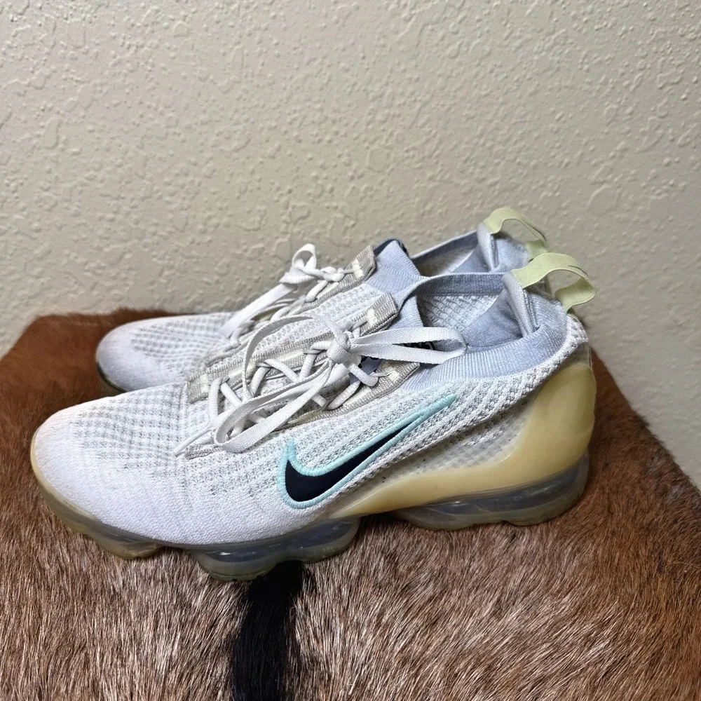 Nike Air VaporMax 7Y 2021 FK Youth White Mis Matched‎ Swoosh DQ7758-100 Run Gym